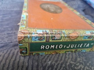 Caja de puros Romeo y Julieta vacía