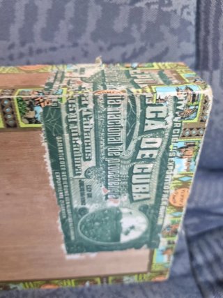 Caja de puros Romeo y Julieta vacía