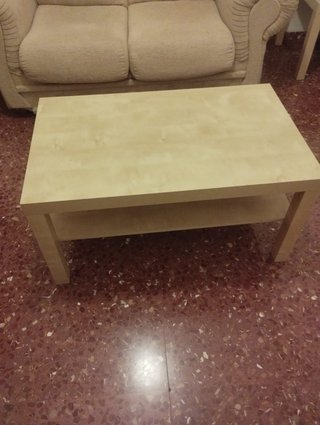 Mesa de centro de madera clara