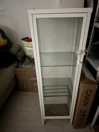 Vitrina de cristal y metal