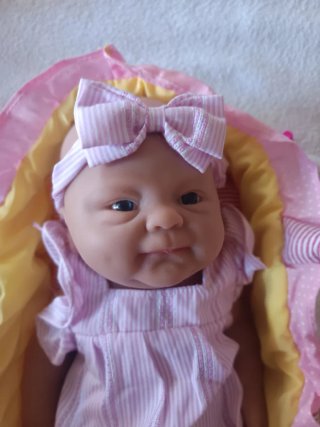 Bebé reborn silicona completa