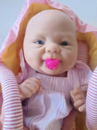 Bebé reborn silicona completa