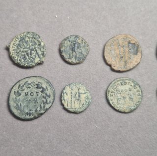Lote de monete romane da pulire e identificare