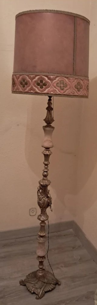Lámpara de pie vintage dorada y rosa