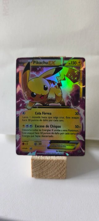 Carta Pokémon Pikachu EX