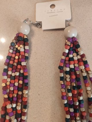 Collar multicuentas de madera