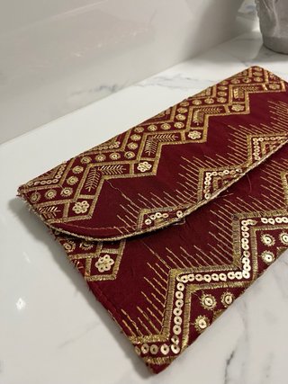 Bolso de Fiesta Rojo y Dorado | Bordado Étnico