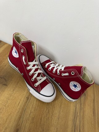 Converse  en color rojo