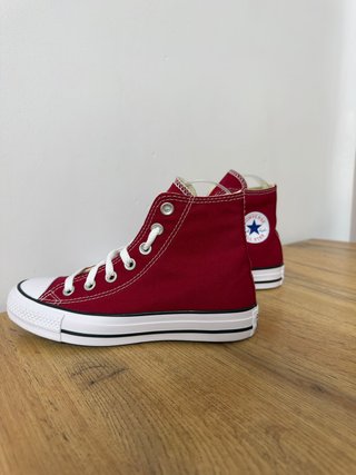 Converse  en color rojo