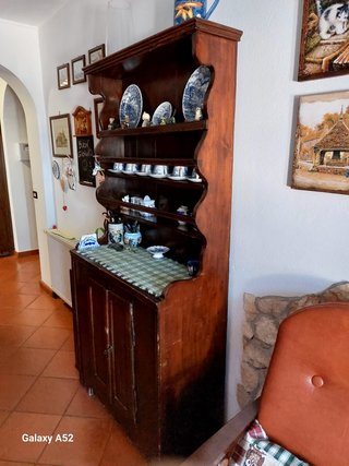 Credenza legno massello con piattaia