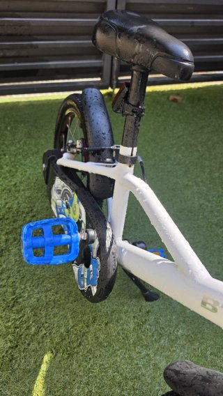 Bicicleta infantil Btwin blanca y azul