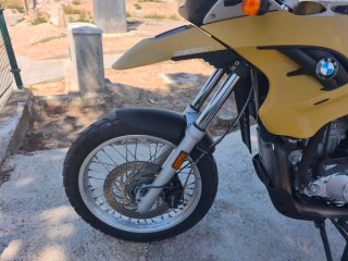 BMW F 650 GS Amarilla y Negra