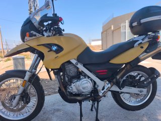 BMW F 650 GS Amarilla y Negra