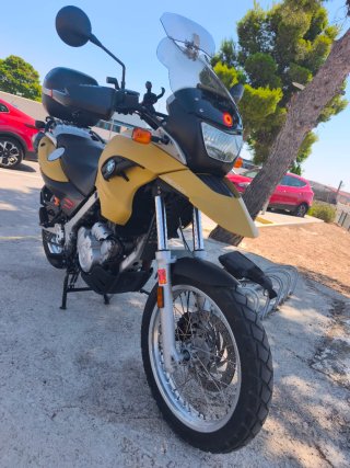 BMW F 650 GS Amarilla y Negra