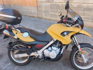 BMW F 650 GS Amarilla y Negra