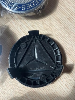 PACK TAPABUJES MERCEDES 75 mm + TAPONES VÁLVULA