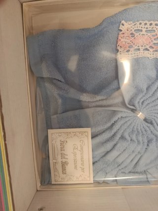 Raro Corredo Vintage DEA Ricami 23 pz in Valigetta