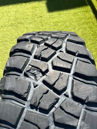Neumático BFGoodrich Mud-Terrain KM3 265/70 R16