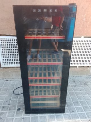Vinera de madera y metal