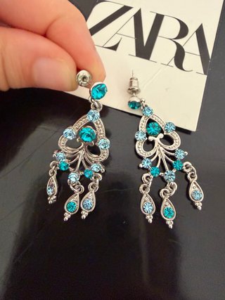 Orecchini Zara pendenti con strass