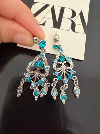 Orecchini Zara pendenti con strass