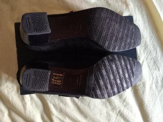 Scarpe Melluso scamosciate nere con cinturino