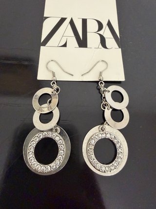 Orecchini Zara pendenti cerchi strass