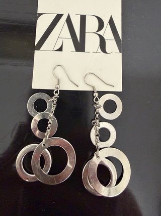 Orecchini Zara pendenti cerchi strass
