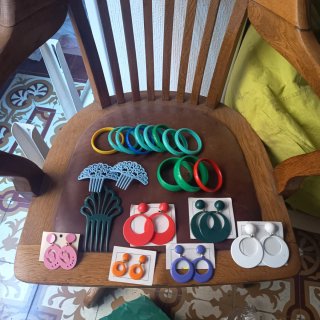 Lote Bisutería: Pulseras y Peines
