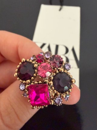 Spilla Zara con pietre colorate
