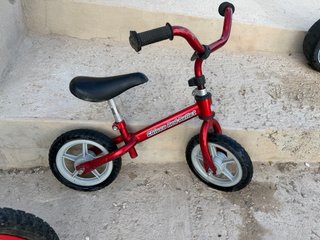 Bicicleta de equilibrio roja Chicco