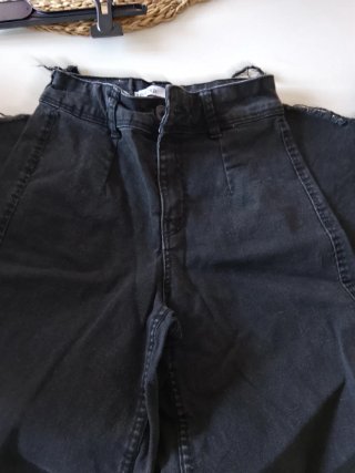 Vaqueros anchos cropped Bershka negros