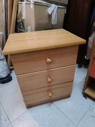 Mesita de noche madera pino 3 cajones