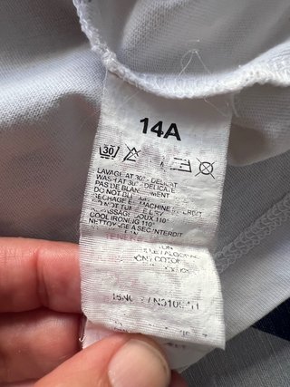 Camiseta Levi's blanca logo rojo 14 años