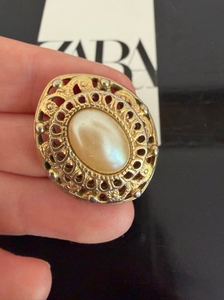 Orecchini Zara dorati con perla