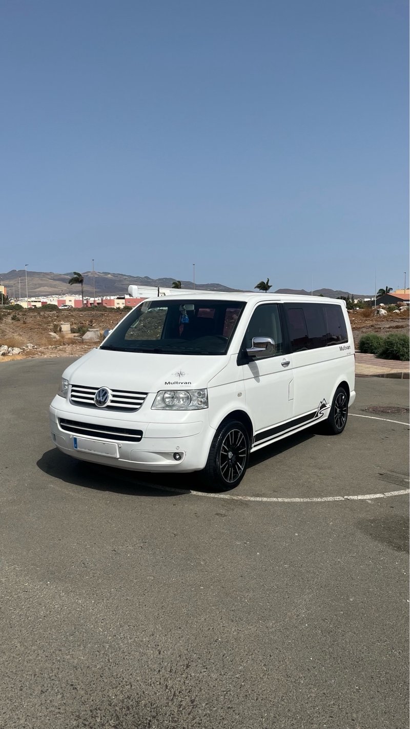 Volkswagen Multivan 2004 - foto 1