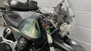 Moto Guzzi V 85 TT Verde/Plata