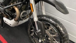 Moto Guzzi V 85 TT Verde/Plata