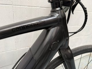Bicicleta Eléctrica Cannondale Negra