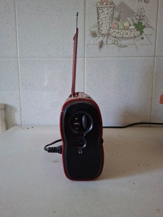 Radio Grundig Music 50 Roja