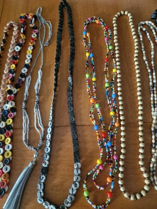 Lote de 9 collares.