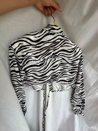 Top corto estampado cebra