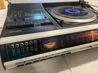 Grundig Studio 3010 Tocadiscos Cassette Radio
