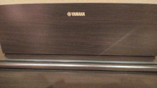 Piano Yamaha Arius YDP-144 con banqueta