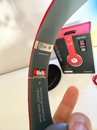 Cuffie Beats Solo Special Edition Rosse