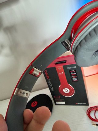 Cuffie Beats Solo Special Edition Rosse