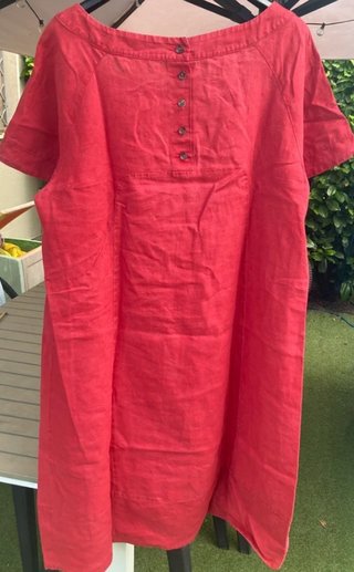 Abito estivo rosso lampone in lino