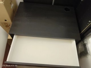 Escritorio pequeño negro con cajón