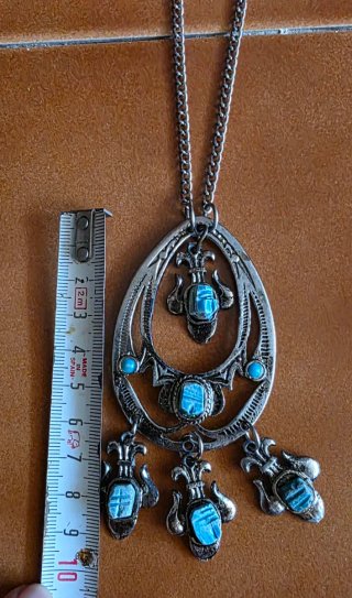 Colgante y pulsera.