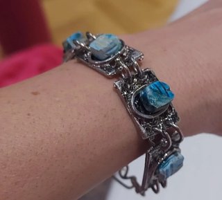 Colgante y pulsera.